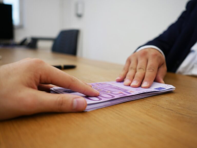 Grafico che illustra il TAEG e i costi dei prestiti personali per confrontare le offerte bancarie.